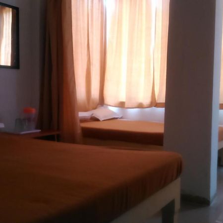 Hôtel Galaxy Comforts à Mysore Extérieur photo