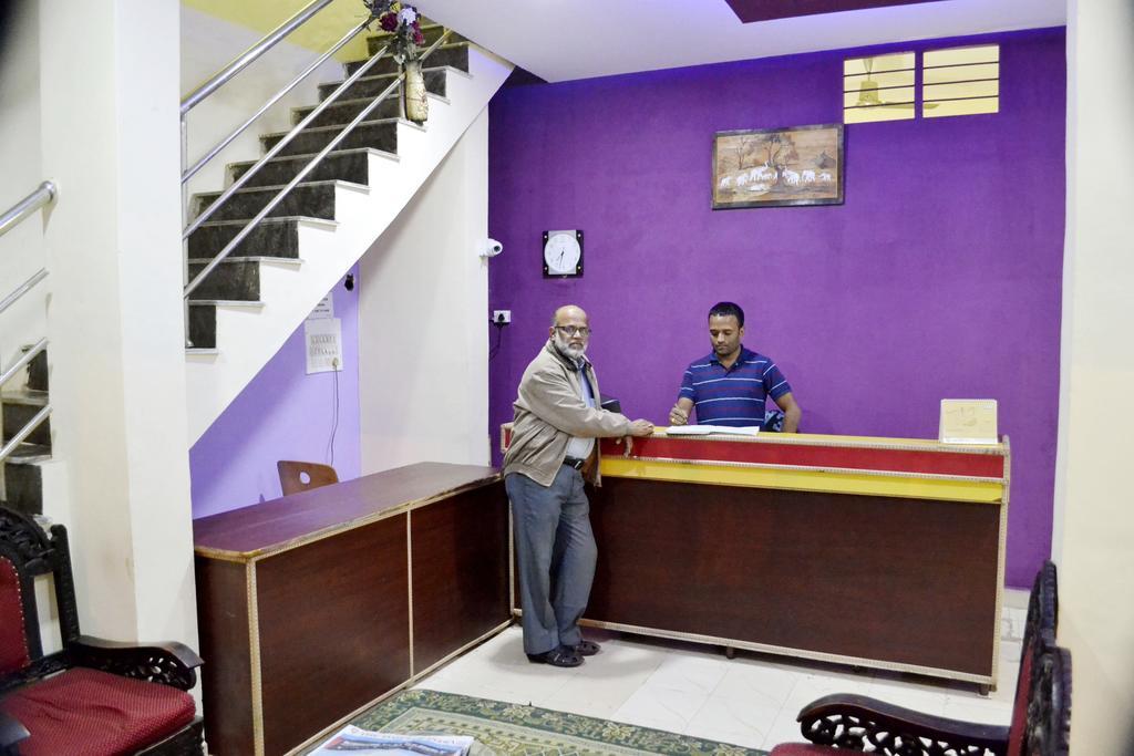 Hôtel Galaxy Comforts à Mysore Extérieur photo
