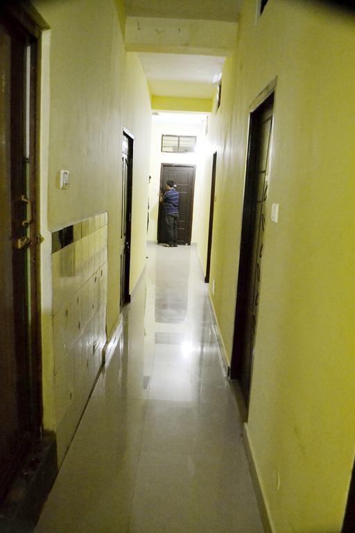 Hôtel Galaxy Comforts à Mysore Extérieur photo