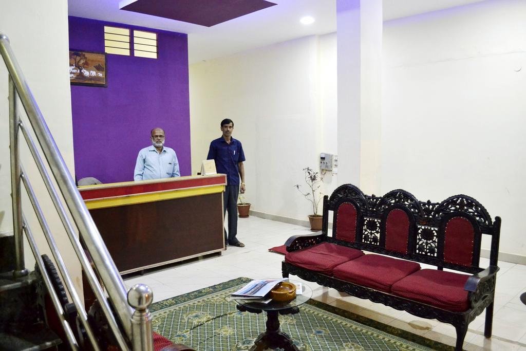 Hôtel Galaxy Comforts à Mysore Extérieur photo