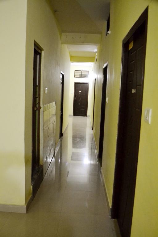 Hôtel Galaxy Comforts à Mysore Extérieur photo