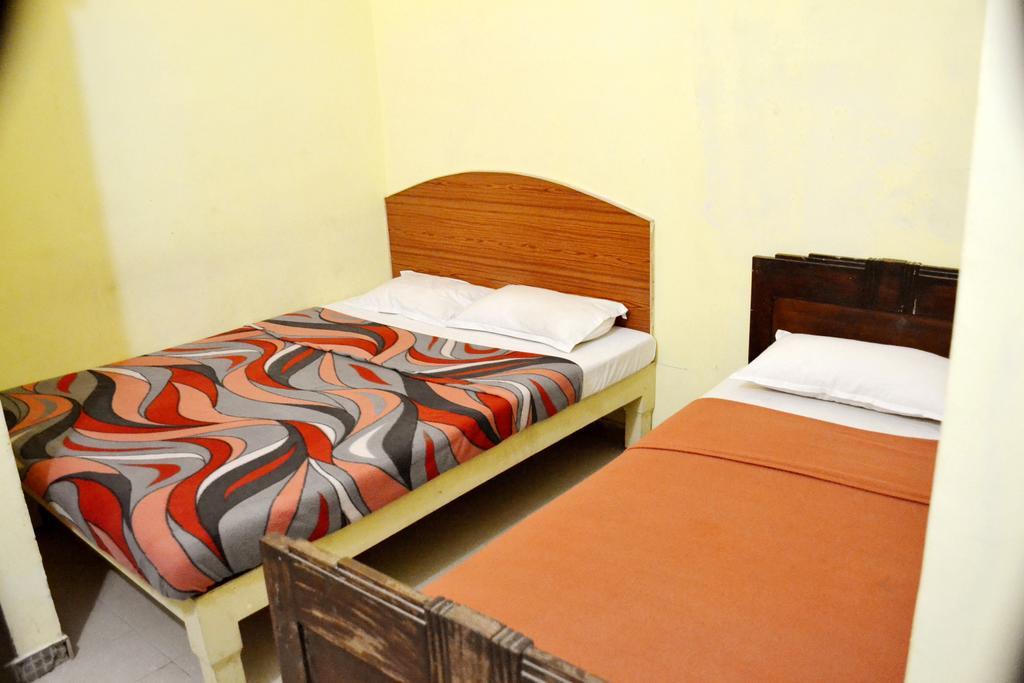 Hôtel Galaxy Comforts à Mysore Extérieur photo