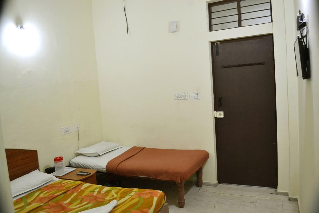 Hôtel Galaxy Comforts à Mysore Extérieur photo
