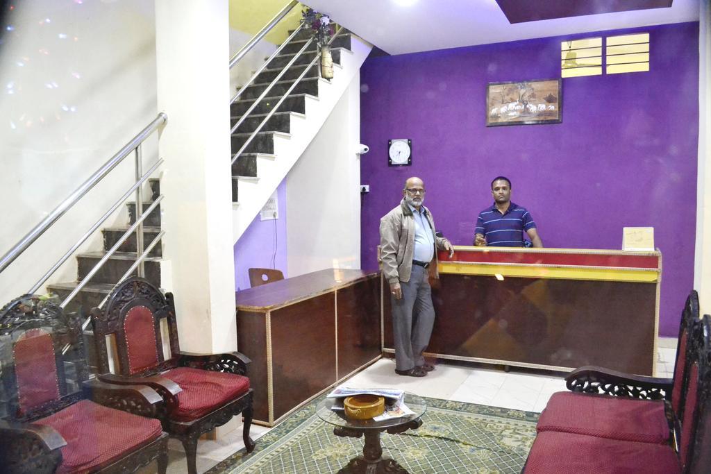 Hôtel Galaxy Comforts à Mysore Extérieur photo