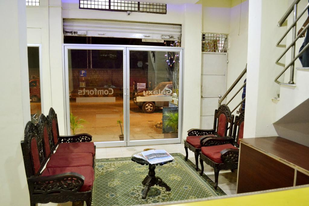 Hôtel Galaxy Comforts à Mysore Extérieur photo