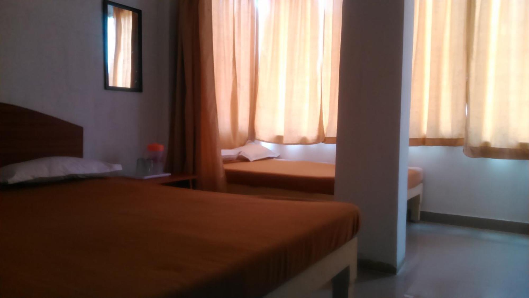 Hôtel Galaxy Comforts à Mysore Extérieur photo